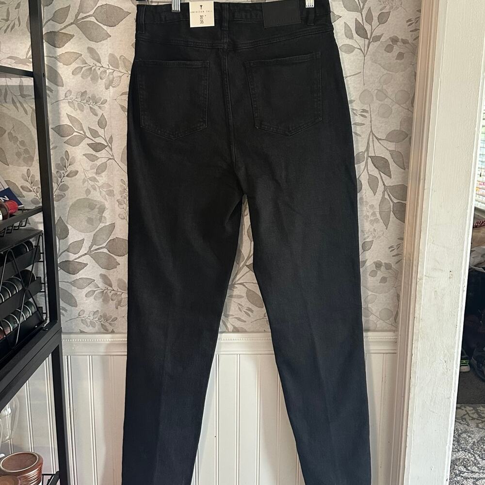 Straight Leg Women’s Jeans in Black